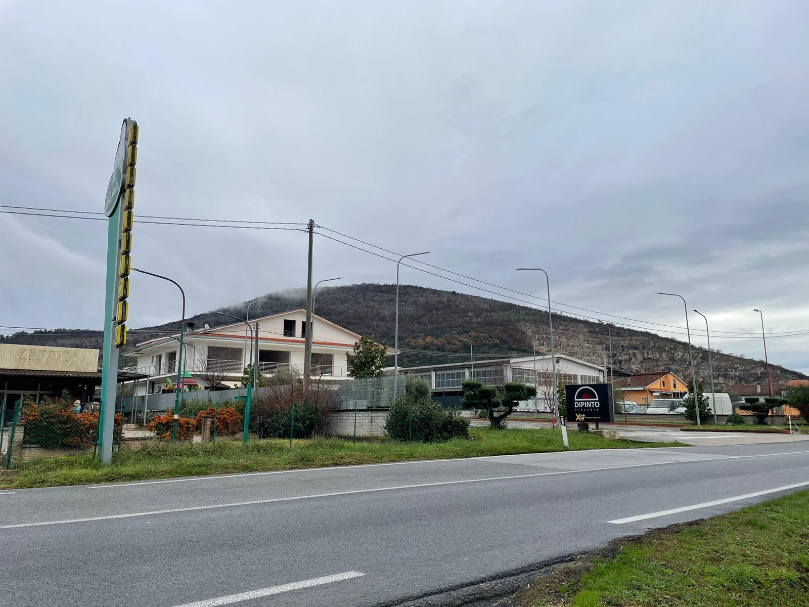 Locale Commerciale/Industriale